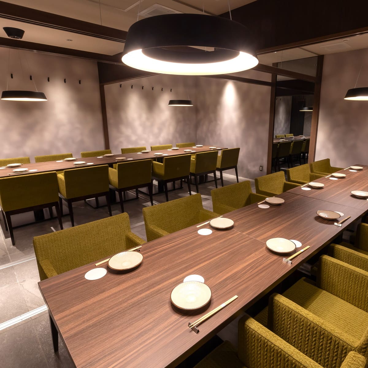 テーブル席個室24名様