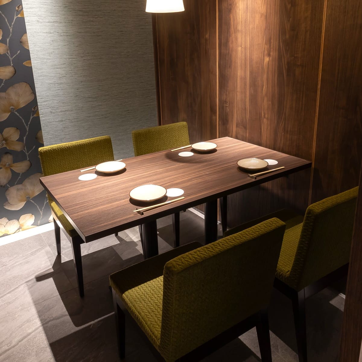 テーブル席個室4名様