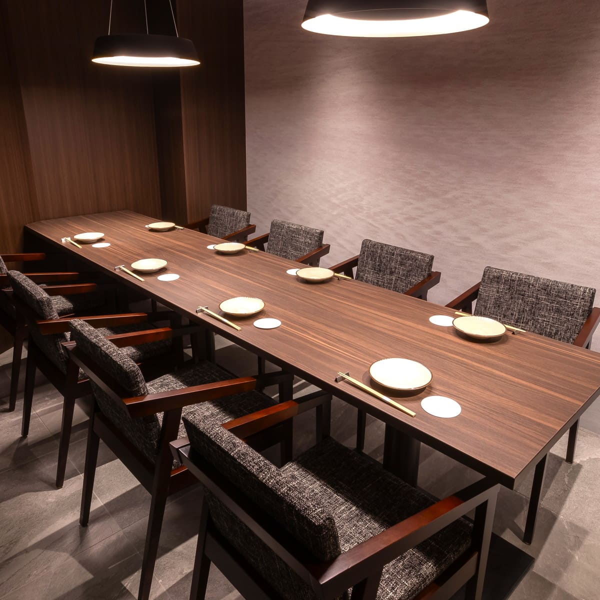 テーブル席個室8名様