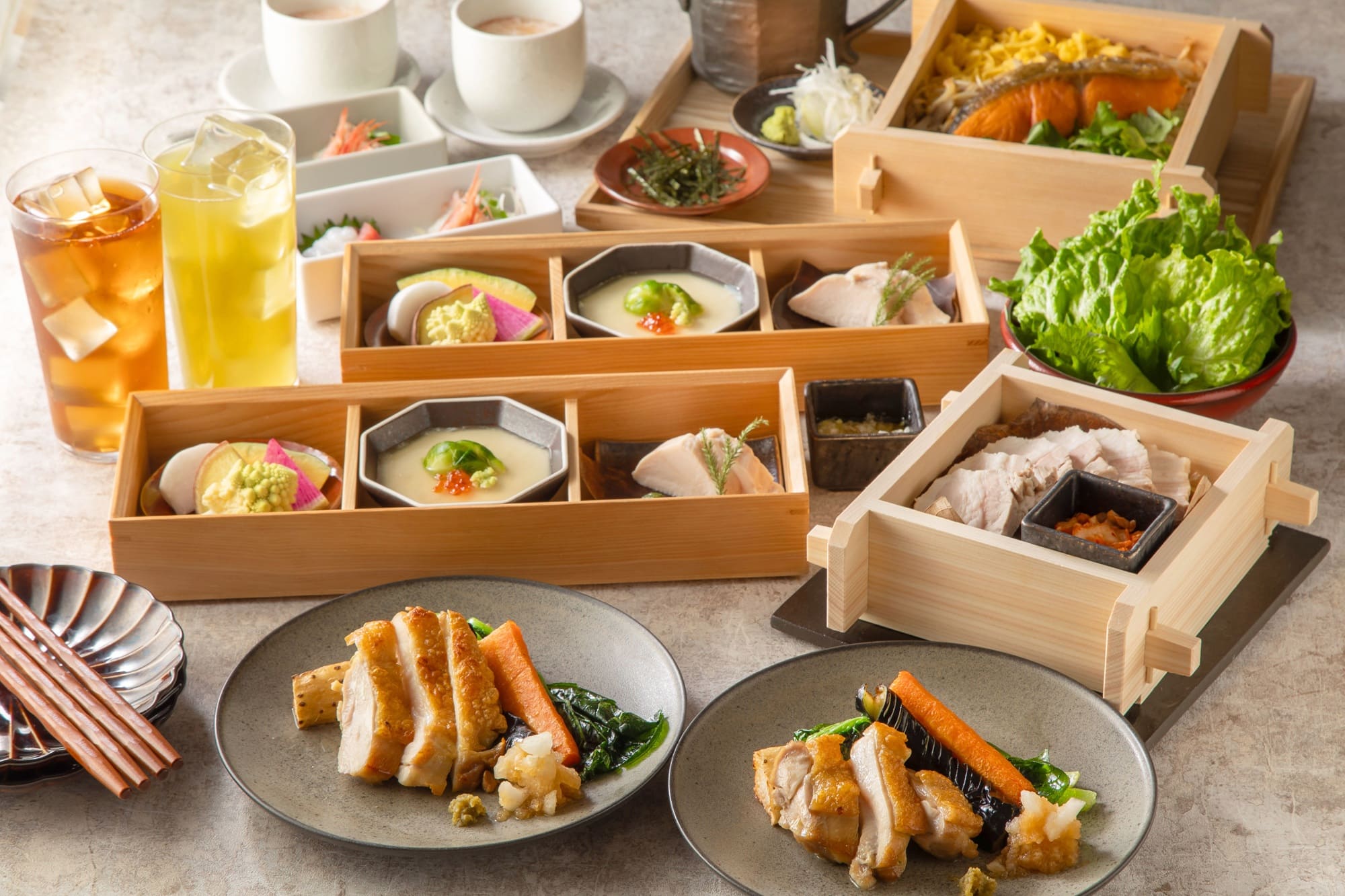 晩夏の夜、個室で味わう旬の恵みと美酒の宴とは？